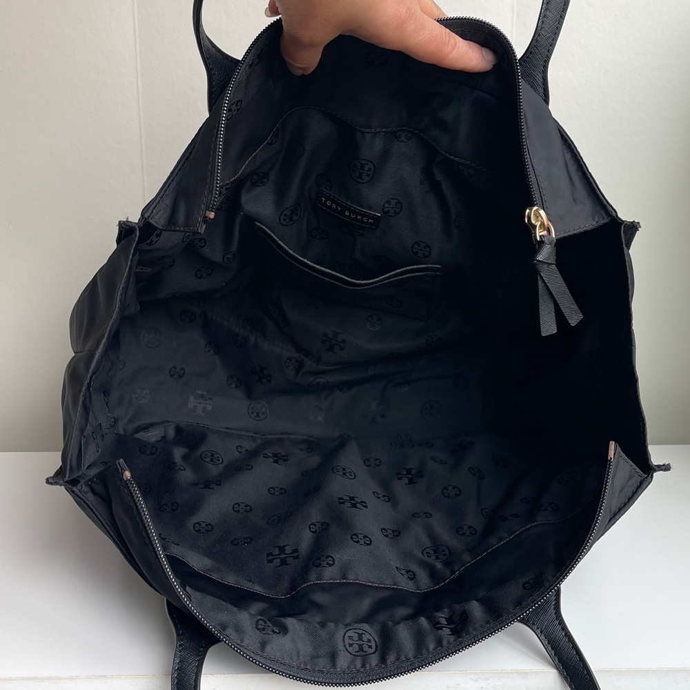 Tory Burch Ella Packable Tote - Picture 12 of 16